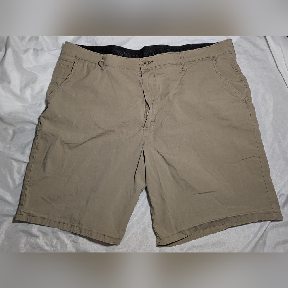 Wrangler Authentics‎ Men's Shorts Khaki Color Size 42